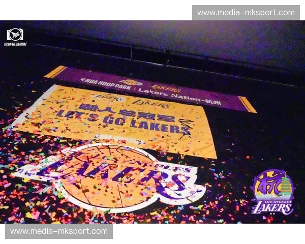 巅峰对决！热火VS湖人：紫金荣耀碰撞铁血强硬，山猫直播带你直击豪门死磕